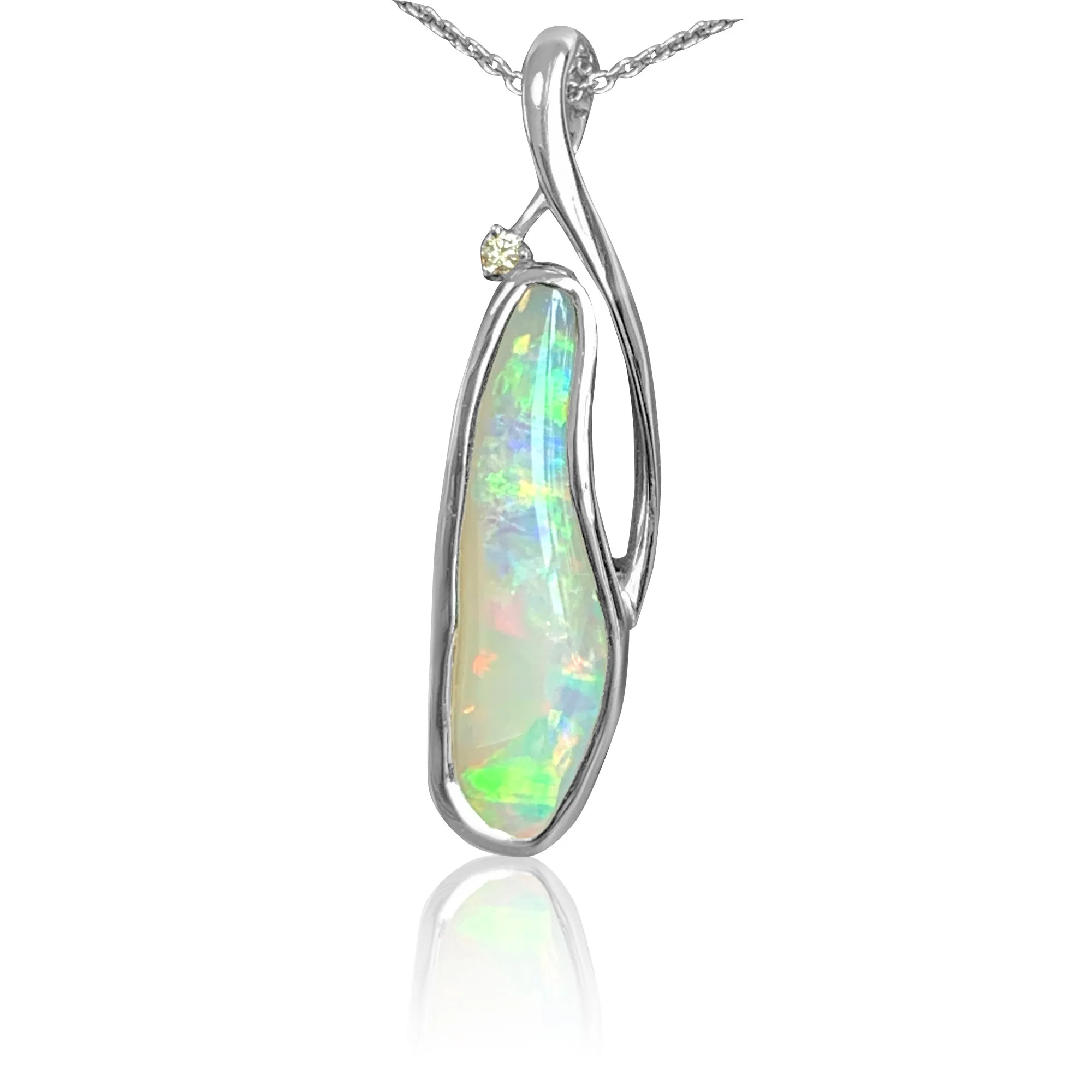 18kt White Gold Opal pendant