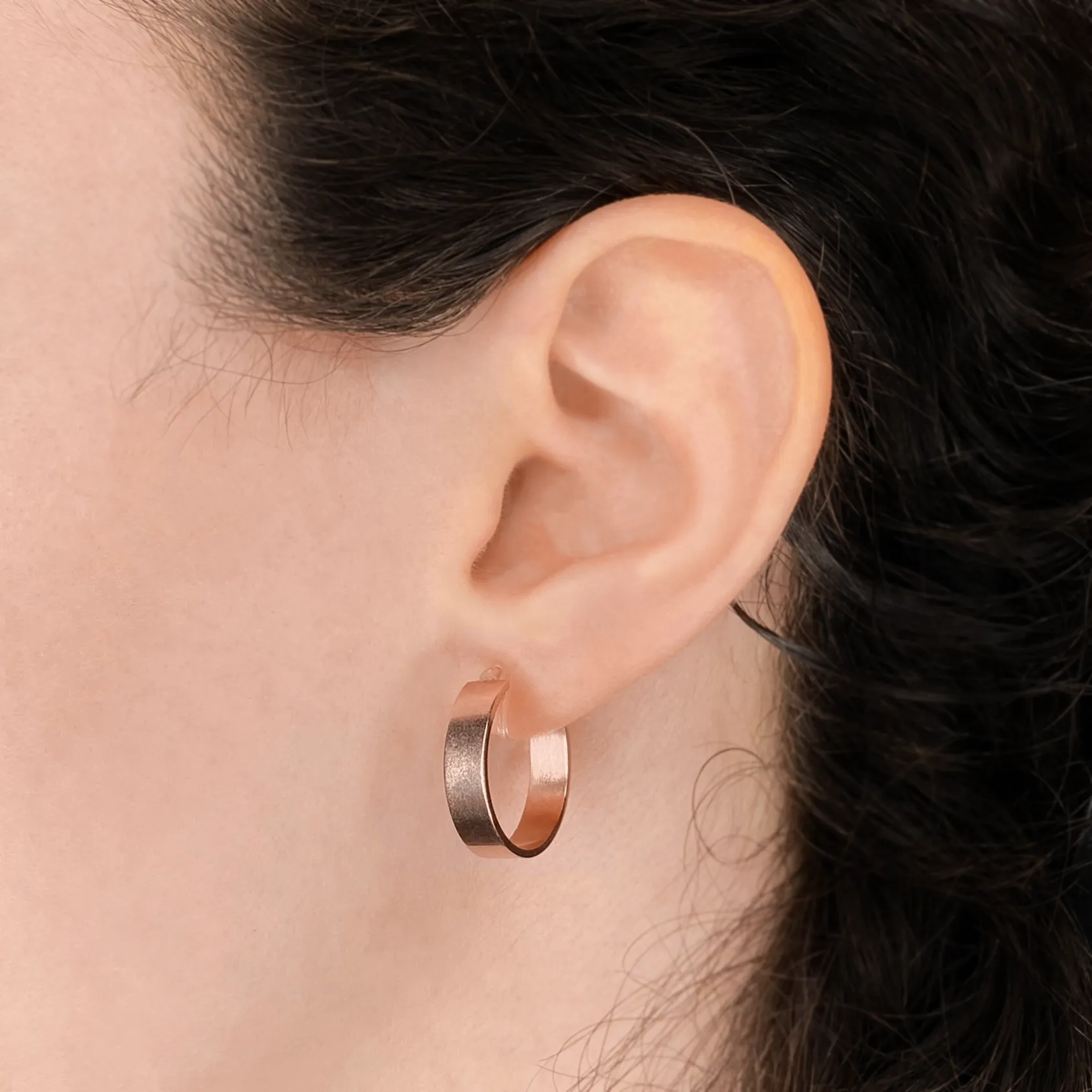 BOLD HOOP EARRINGS IN ROSE GOLD