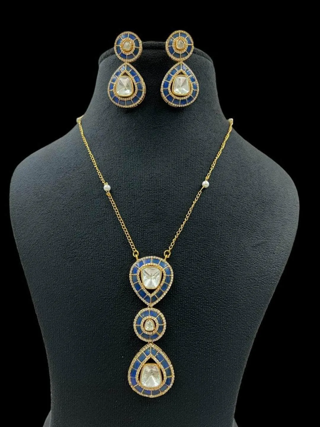 Uncut Polki Pendant Neckace Set