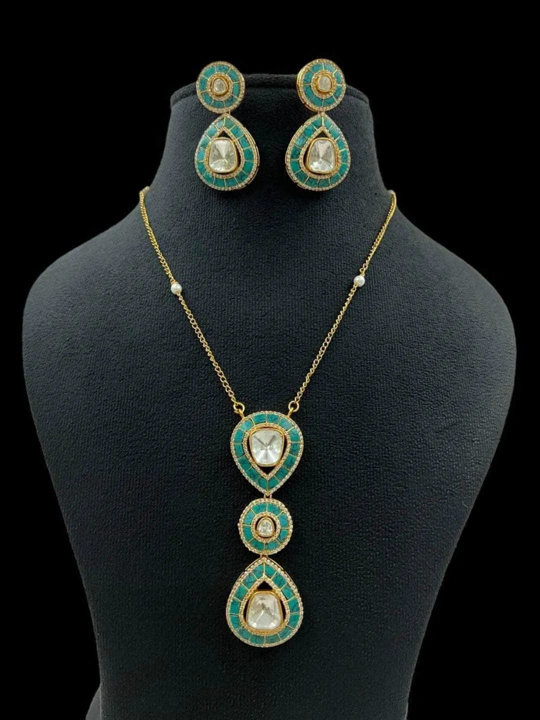 Uncut Polki Pendant Neckace Set